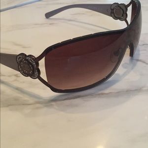 Beautiful Chanel Sunglasses with crystal flowers!