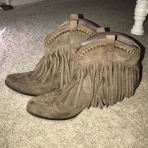 Fringe boots