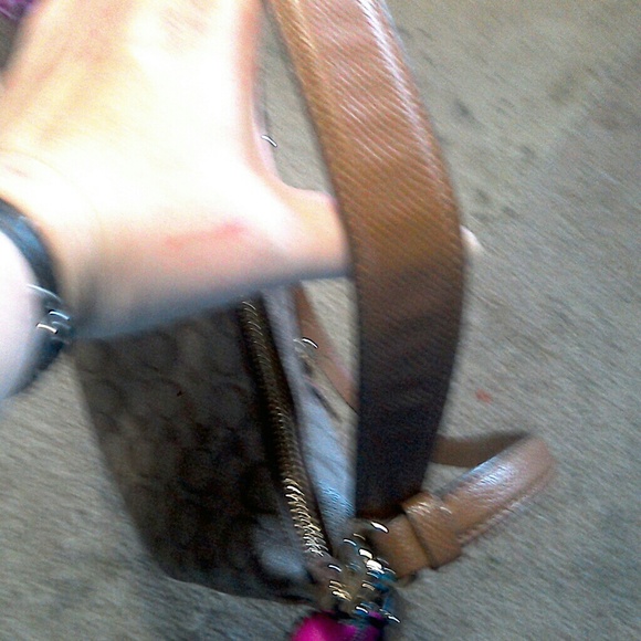 Coach harley with scarf and cosmetic case! - Picture 4 of 7