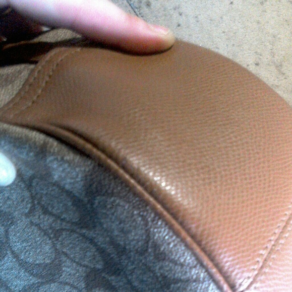 Coach harley with scarf and cosmetic case! - Picture 5 of 7