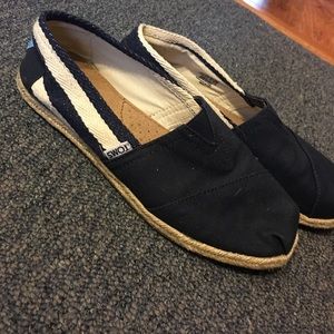 Navy and white TOMS