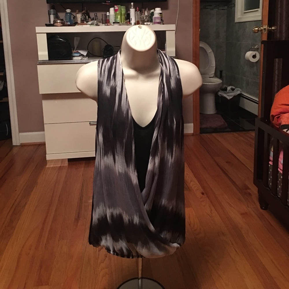 Top - Picture 4 of 5