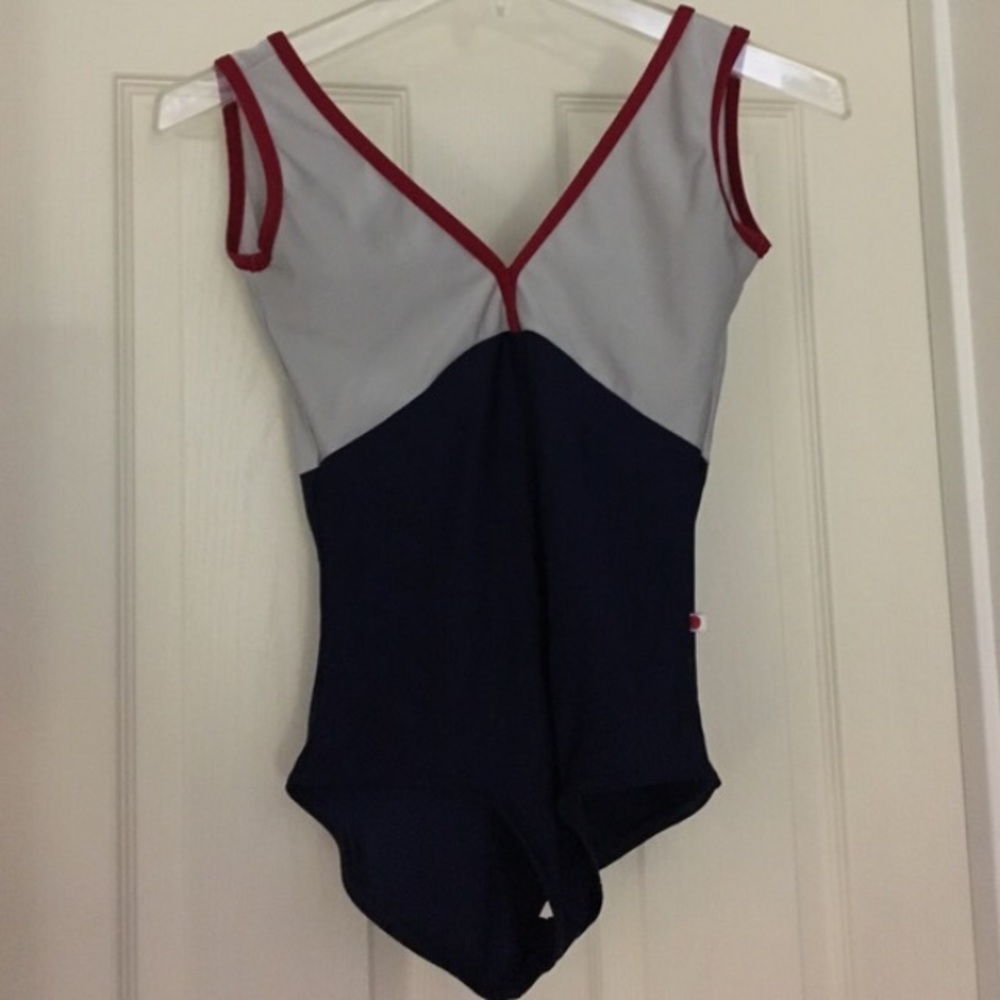 Yumiko Alicia Leotard Sz med