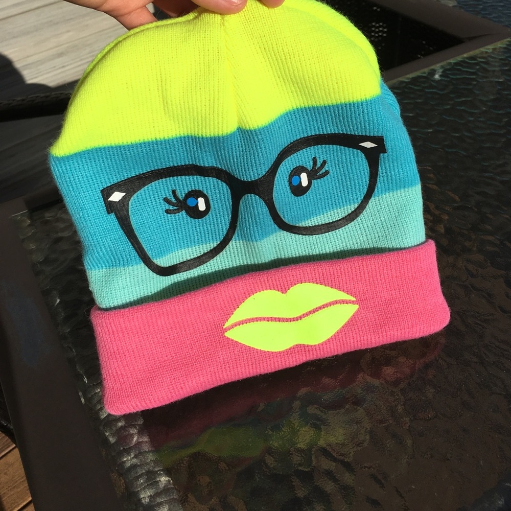 NWOT fun & reversible hat