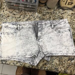 City Streets Classic Shorty Shorts
