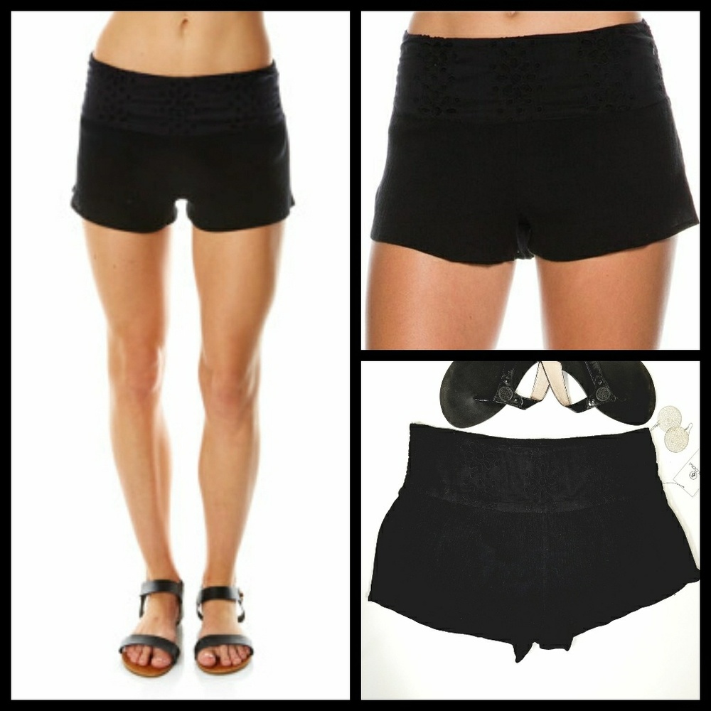 VOLCOM Black Infinite Crush Embroidered Hot Shorts