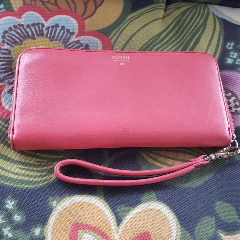 Fossil wallet/wristlet