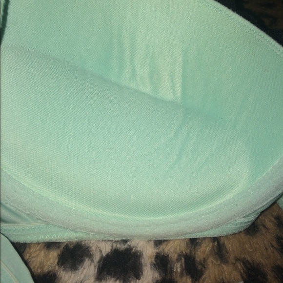 Lace Bra - Picture 3 of 4