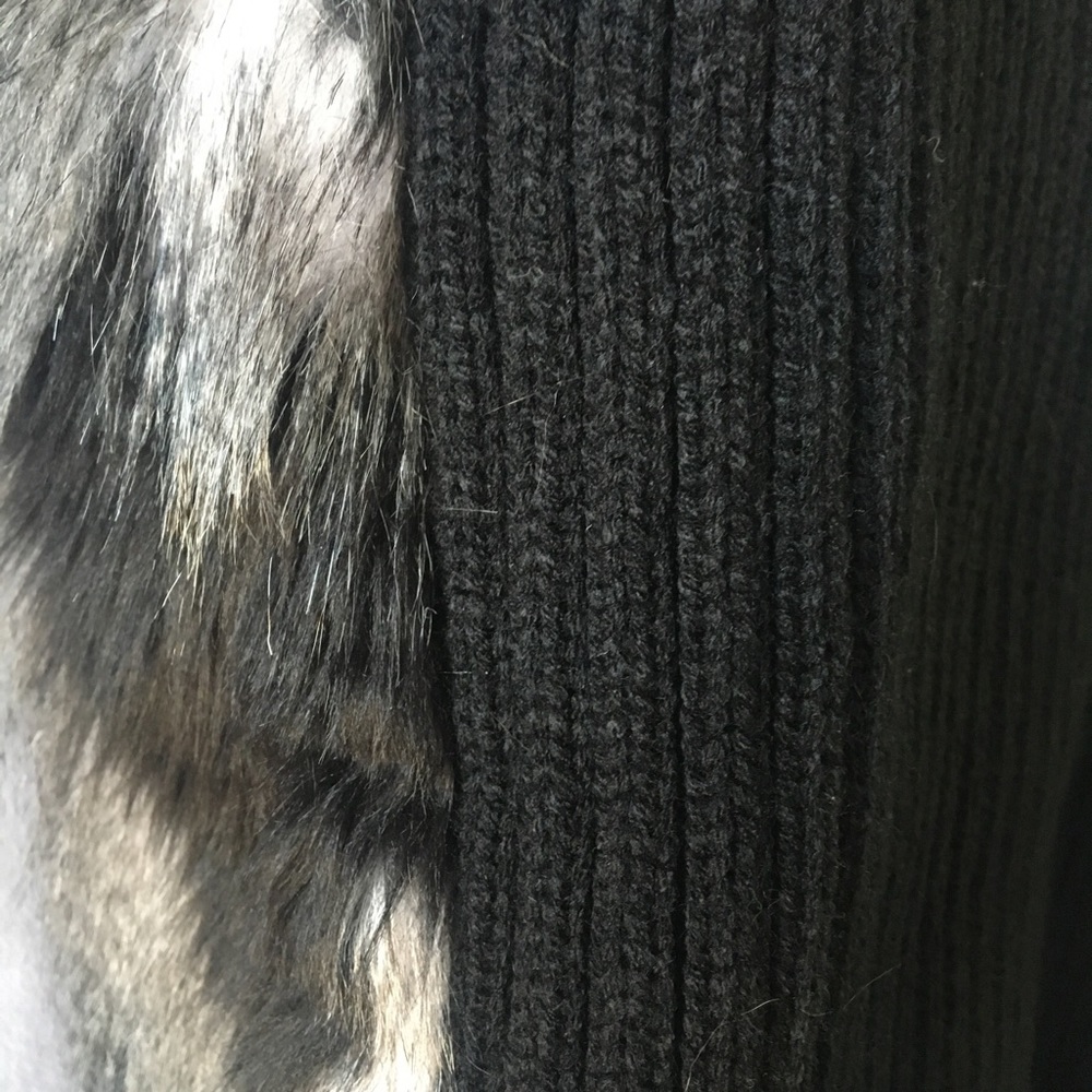 BiSoU Bis0u BeAuTifuL FuR VeSt - Picture 7 of 11