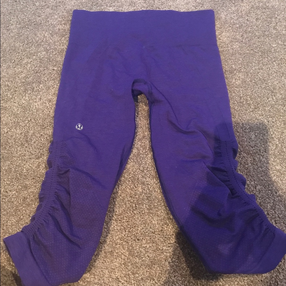 Lululemon size 4 crops