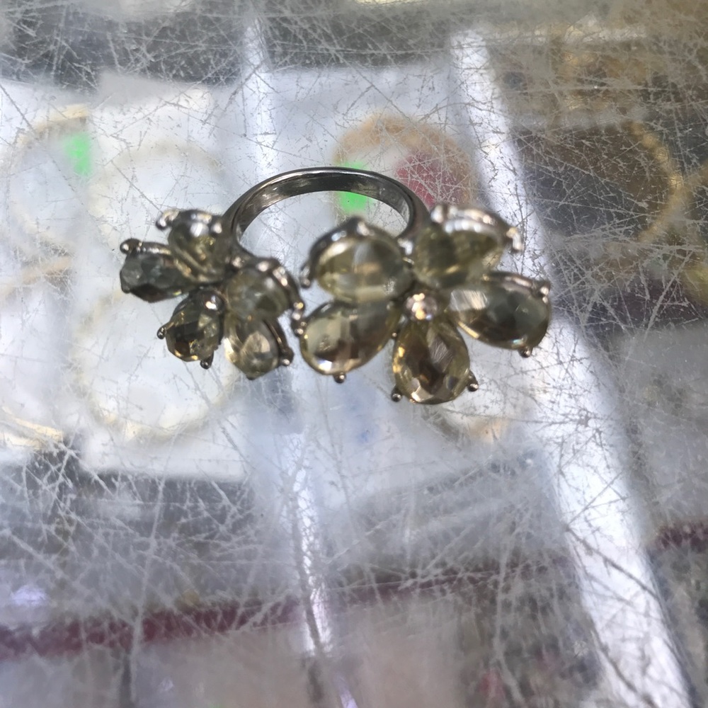 Sliver Flower Mid Ring !