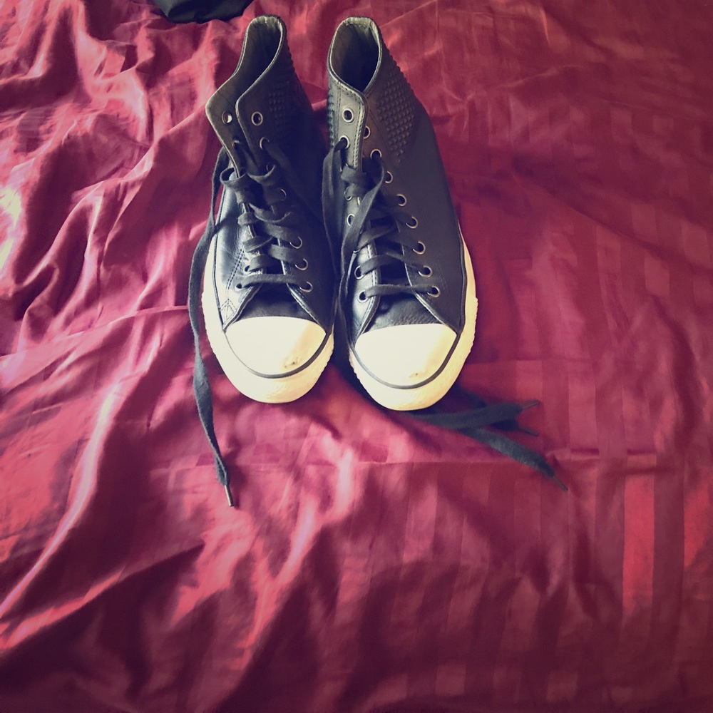 Converse black