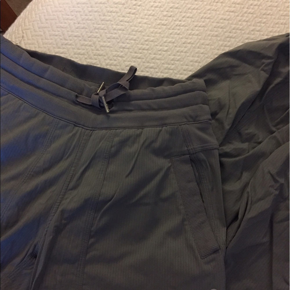 LULULEMON DANCE STUDIO PANT SIZE 2