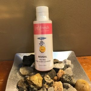 [re]fresh Skin Therapy Rose Glow Cleanser