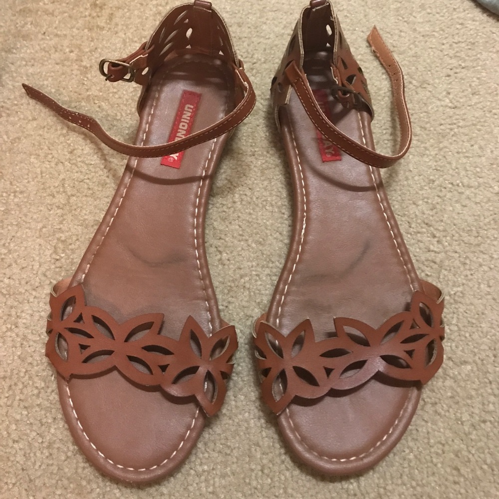 Worn once cognac sandals
