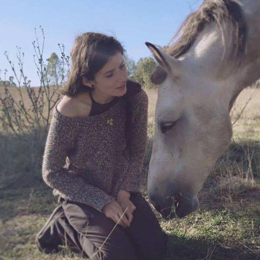 Meet your Posher, Alia