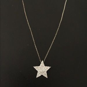Necklace with removable sparkly star pendant