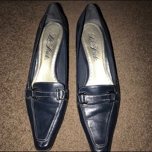 Life Stride Navy Dress Pumps