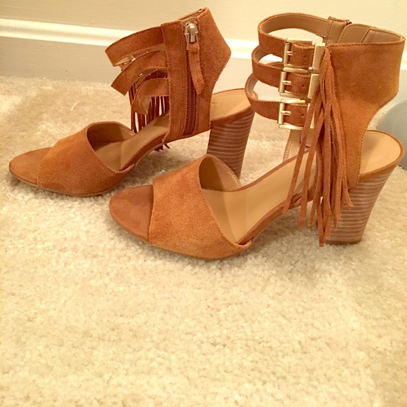 Heels - Picture 2 of 4