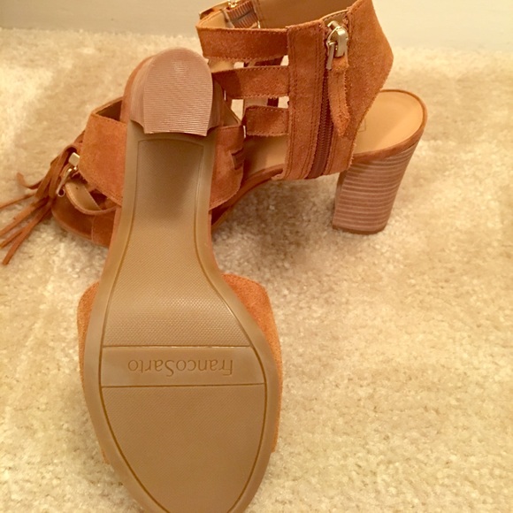 Heels - Picture 4 of 4