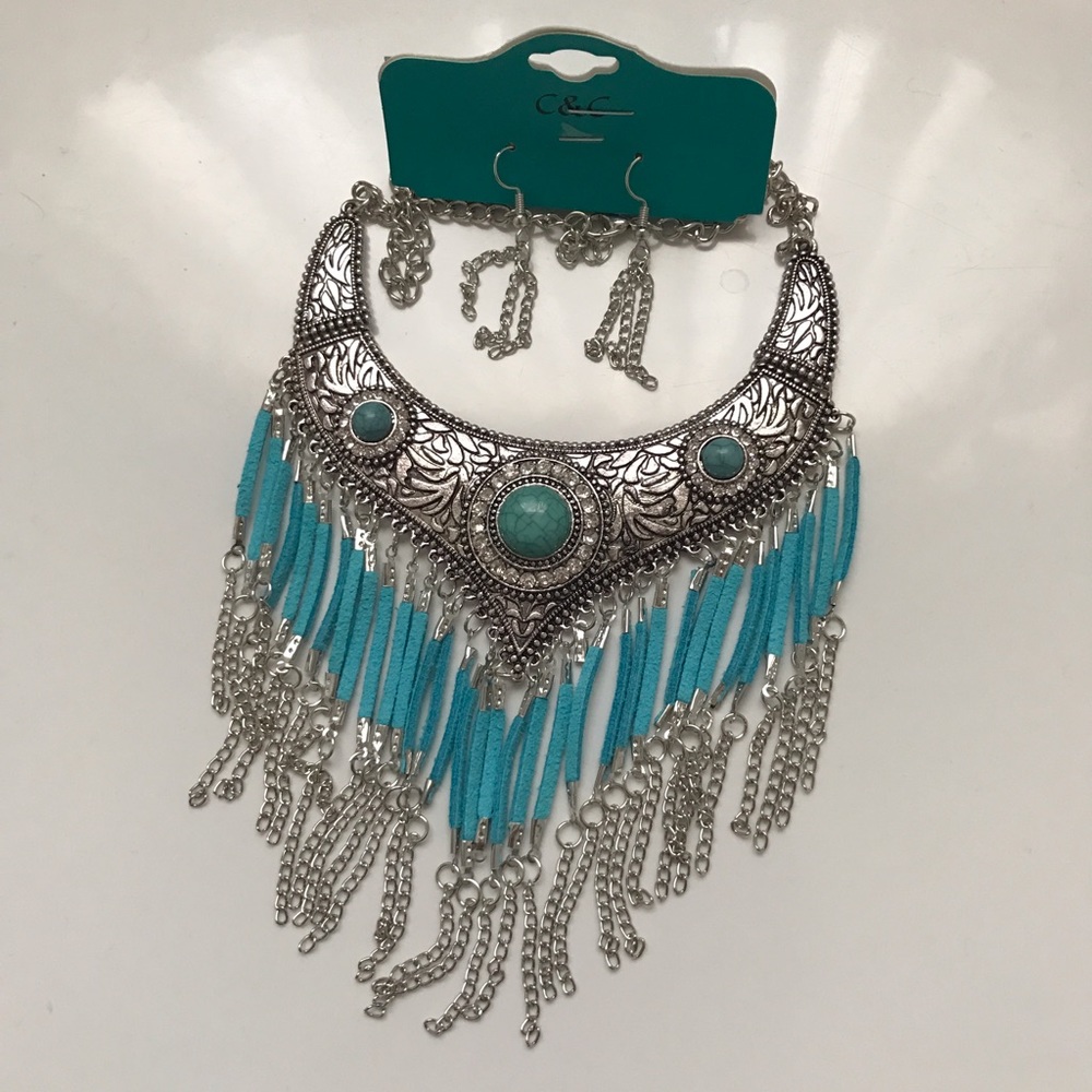 Tribal Necklace w/earrings!