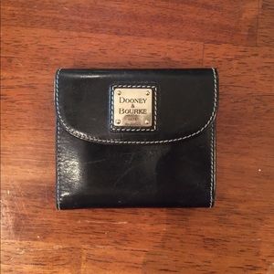 Dooney & Bourke wallet
