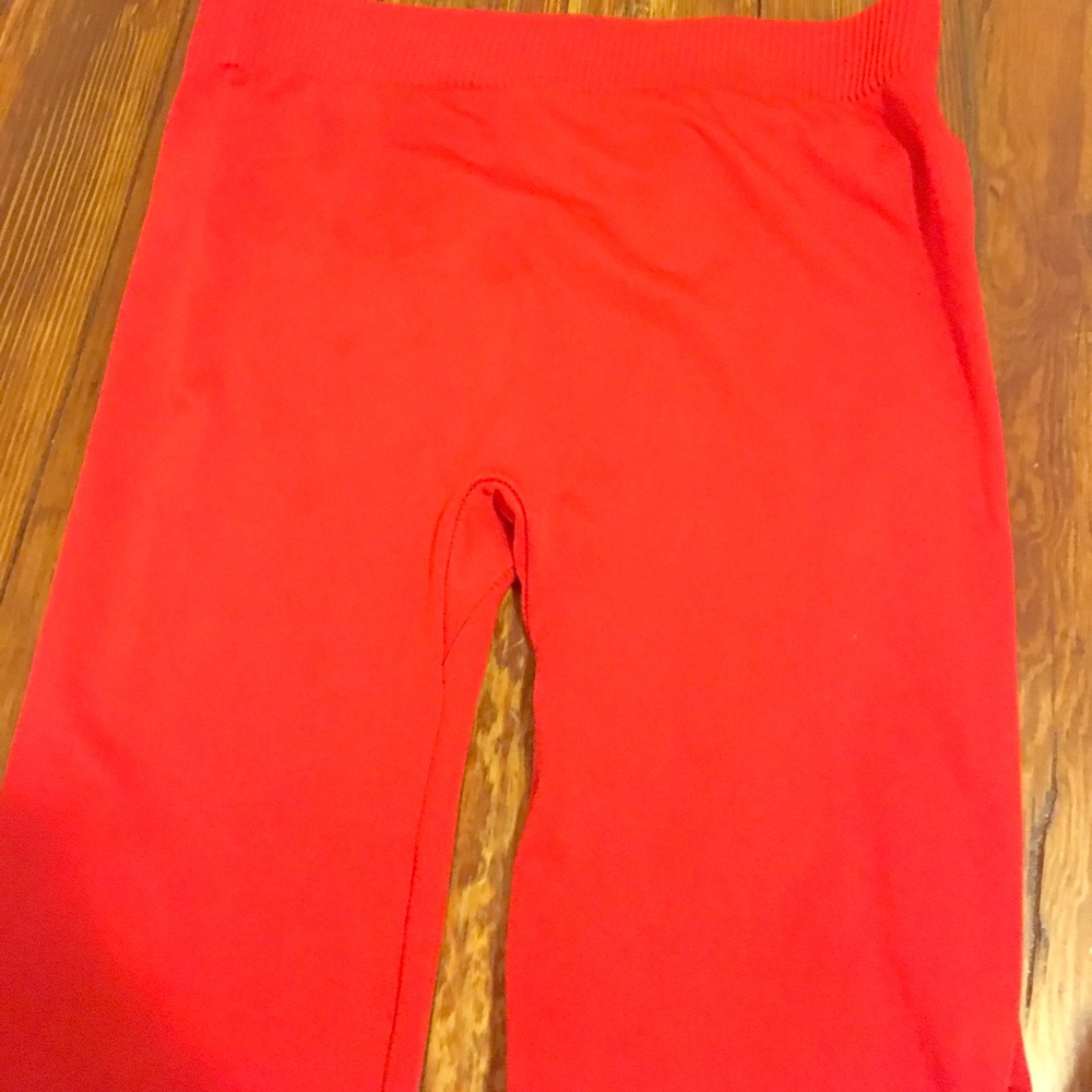 Red leggings 👑