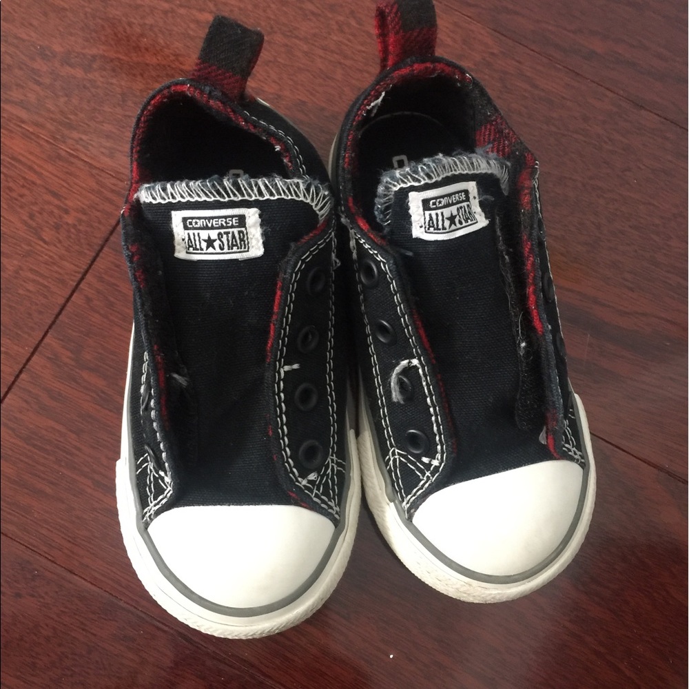 Converse kid shoes