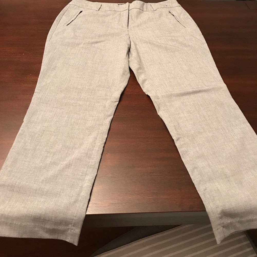 Women's 14 New York & Co. 7th Ave Grey Crop Pants