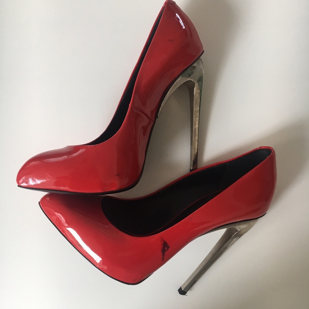 Giuseppe Zanotti red patent pumps