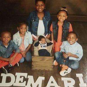 Meet your Posher, Dominique