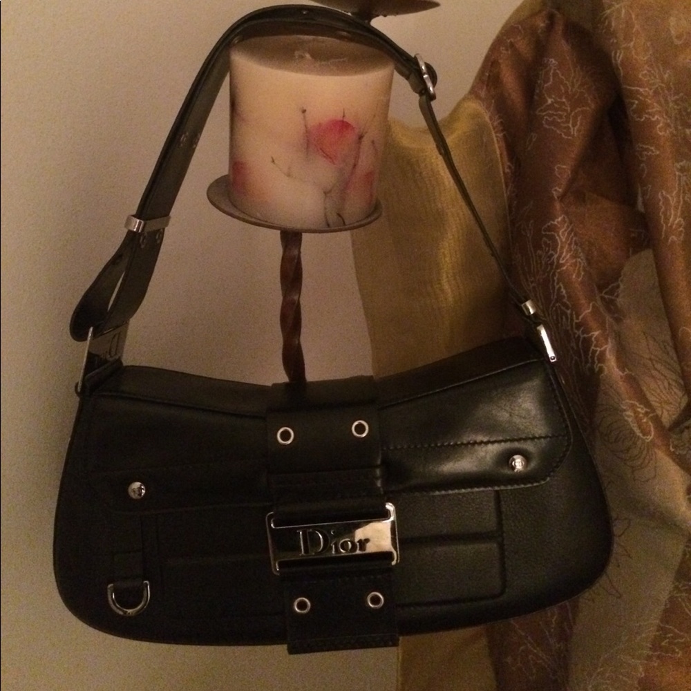 Authentic Black Dior leather bag-HOT! ❤️✅💃🏻