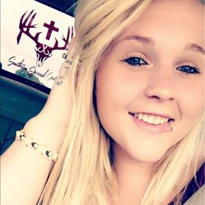 Meet your Posher, Carly