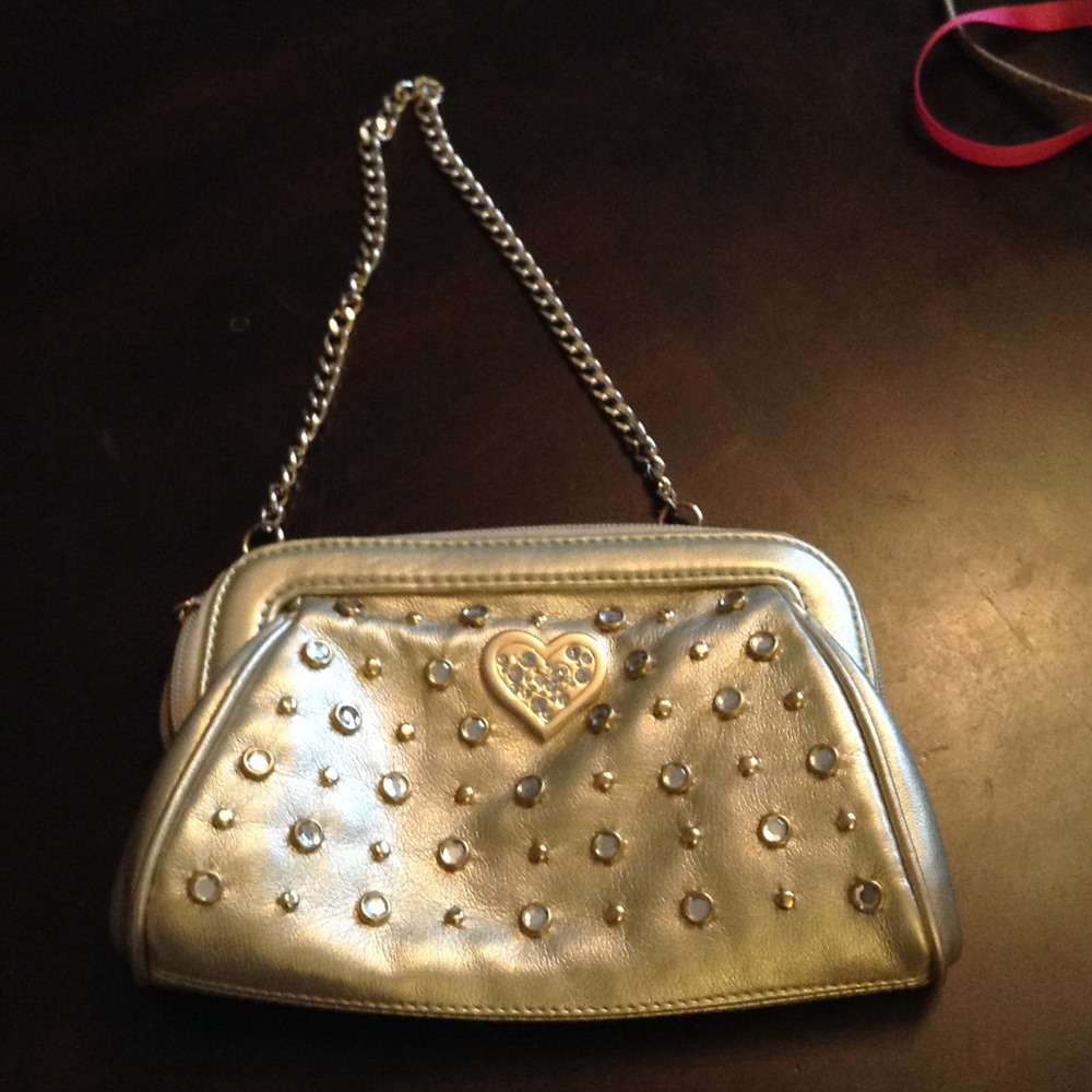 Gold clutch