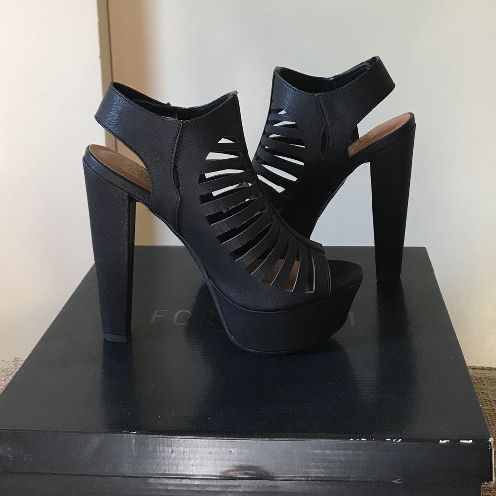 NWOT // Caged Platform Heels