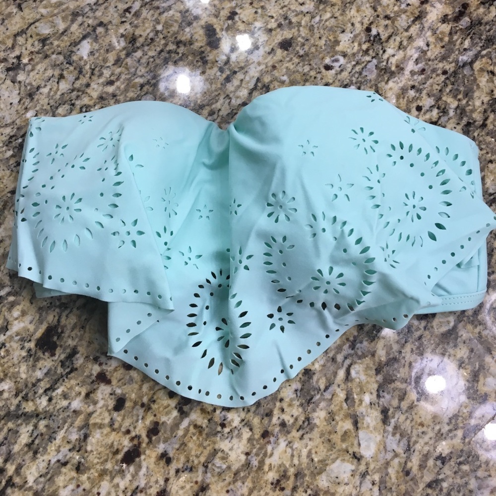 Flowy strapless Swim Suit top