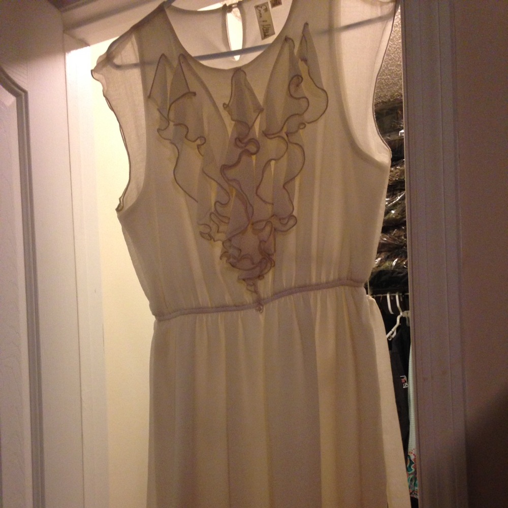White to the knees dress