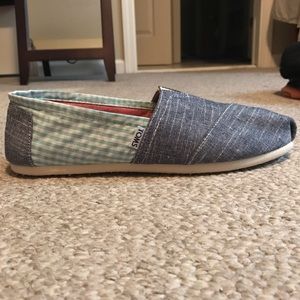 NIB TOMS slip ons