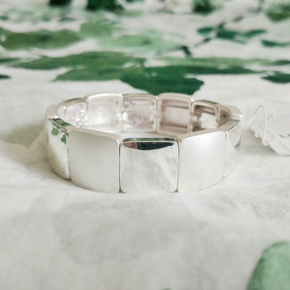 NWT Liz Claiborne Silver Stretch Bracelet
