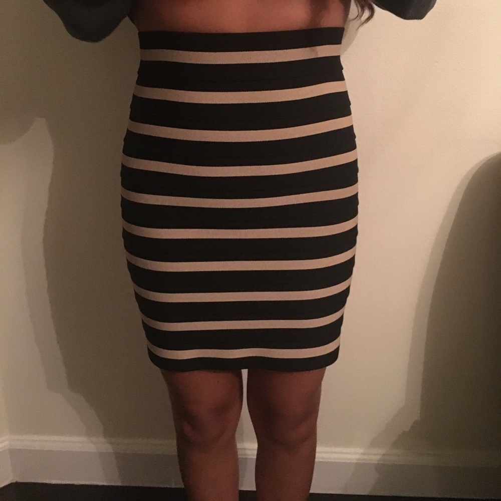 BCBG banded skirt
