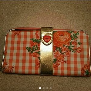 Betsey wallet