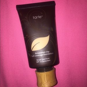 Tarte Amazonian Clay 12-Hr Foundation