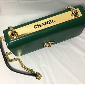 Green and gold Chanel Shoulderbag