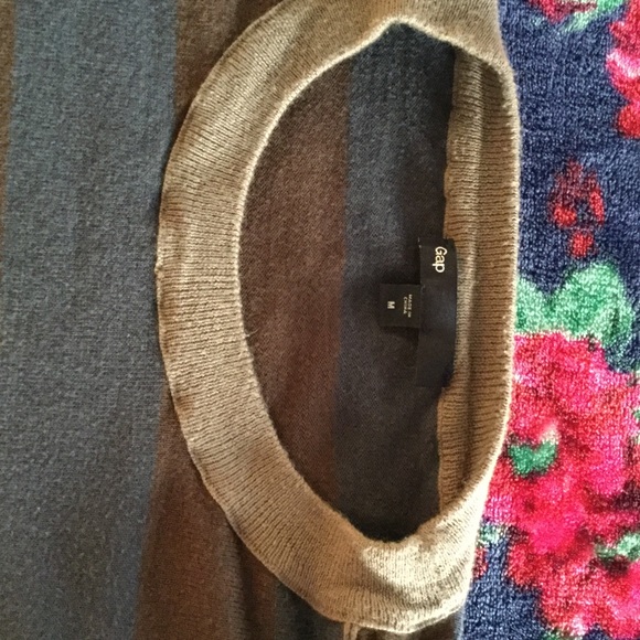 Preowned Men's Gap blue & brown stripes sweater - Picture 2 of 5
