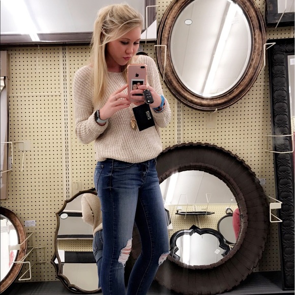 Meet your Posher, Madison - Picture 1 of 1