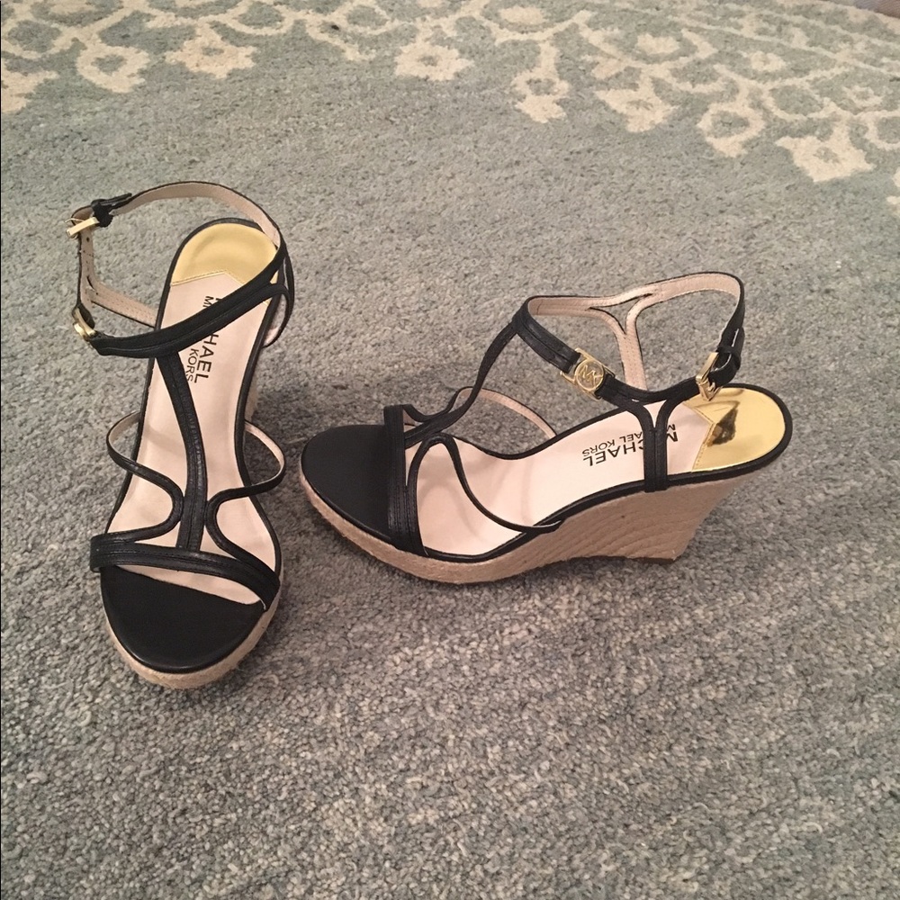 Michael by Michael Kors black wedge heels🌺