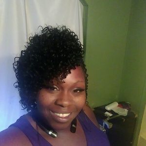 Meet your Posher, Janelle