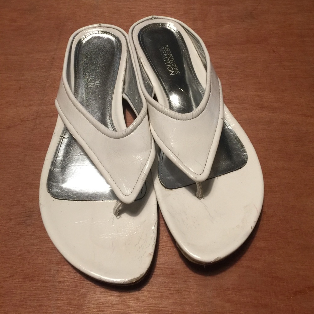 ⬇️Kenneth  Cole slip on white sandal 7.5