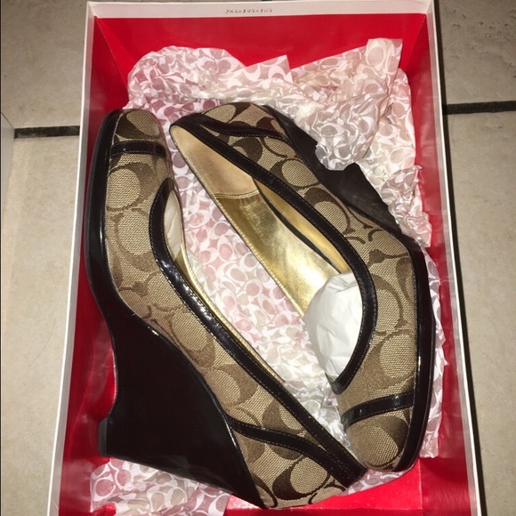 Coach Wedges - Picture 2 of 3