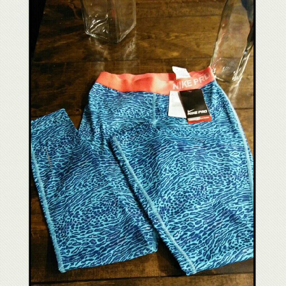 NWT Nike Pro animal print leggings